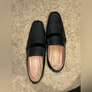 Men’s black dress shoes